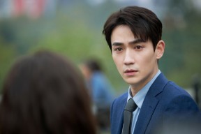 九游手机游戏-摩纳哥蝶泳选手节奏精准有力，摩纳哥王妃游泳